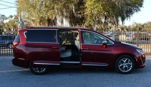 CHRYSLER Pacifica 