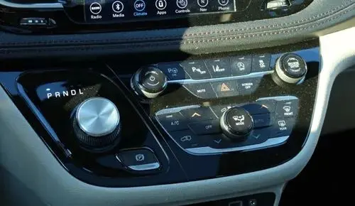 CHRYSLER Pacifica 