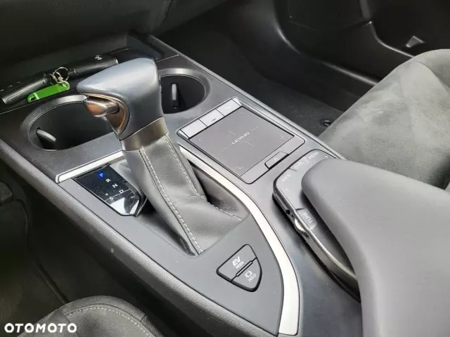 LEXUS UX 250h GPF Elegance 2WD