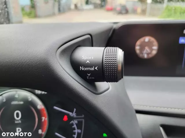 LEXUS UX 250h GPF Elegance 2WD