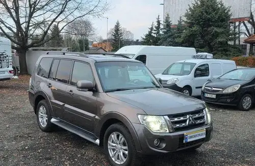 MITSUBISHI Pajero 