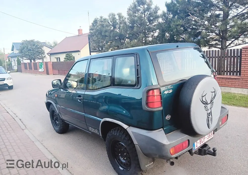 NISSAN Terrano 2.4 SR