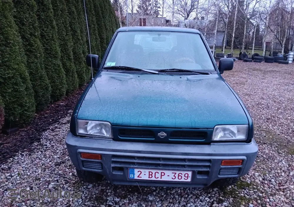 NISSAN Terrano 2.4 SR