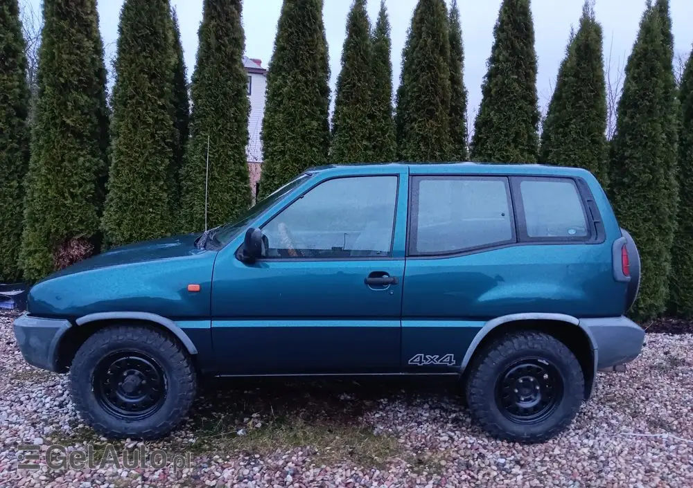 NISSAN Terrano 2.4 SR