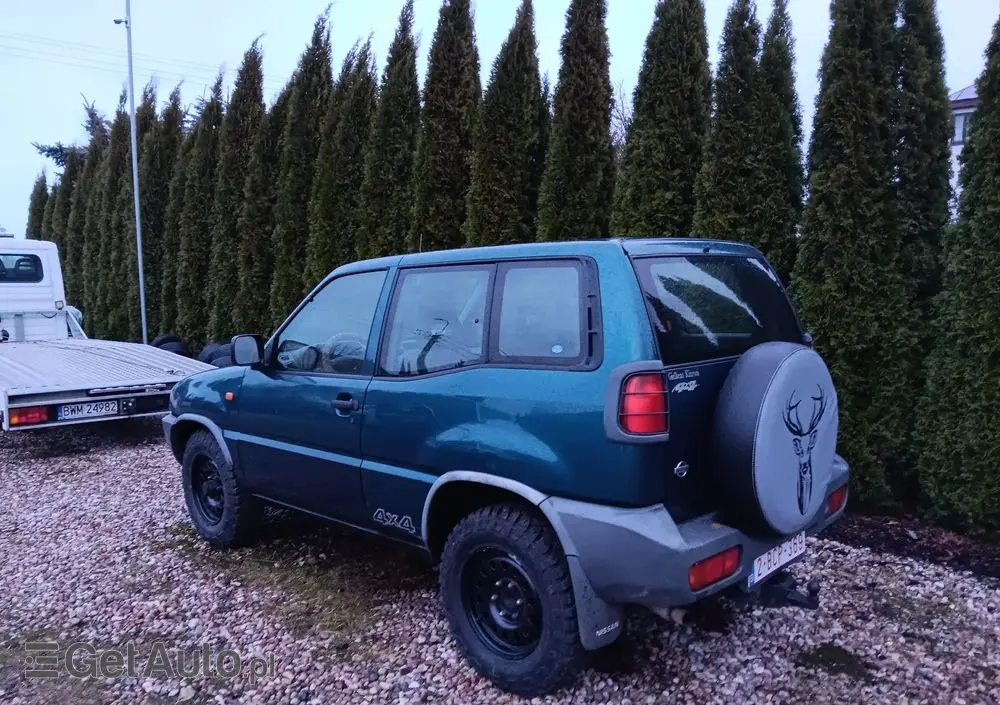 NISSAN Terrano 2.4 SR