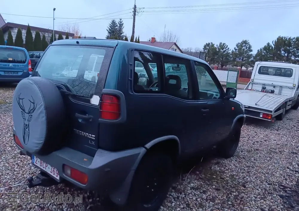 NISSAN Terrano 2.4 SR