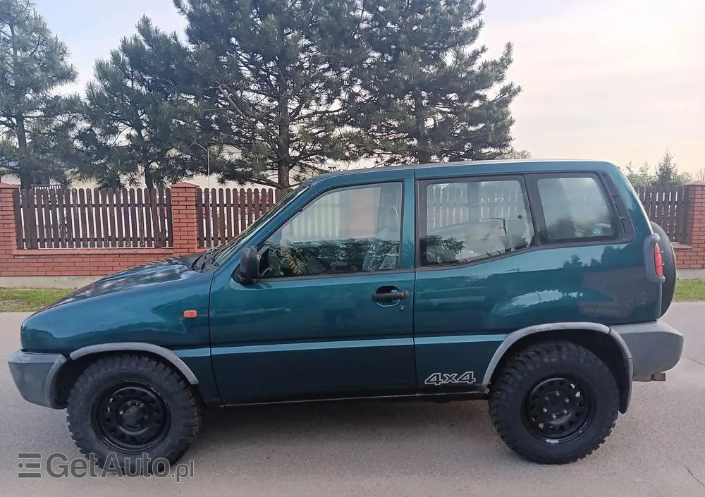 NISSAN Terrano 2.4 SR