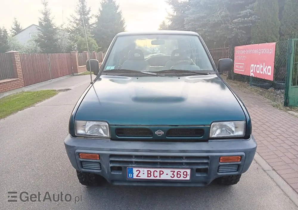NISSAN Terrano 2.4 SR