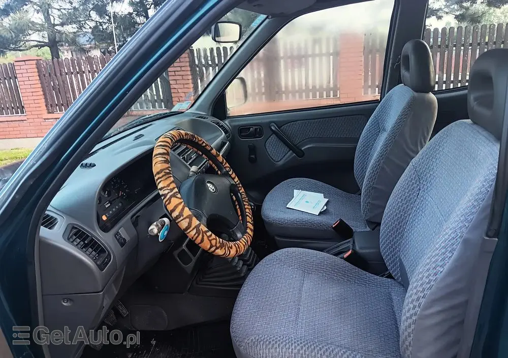 NISSAN Terrano 2.4 SR