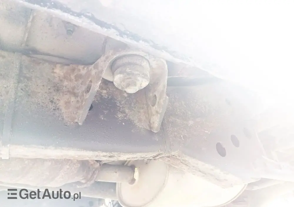 NISSAN Terrano 2.4 SR