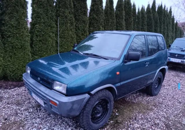 NISSAN Terrano 2.4 SR