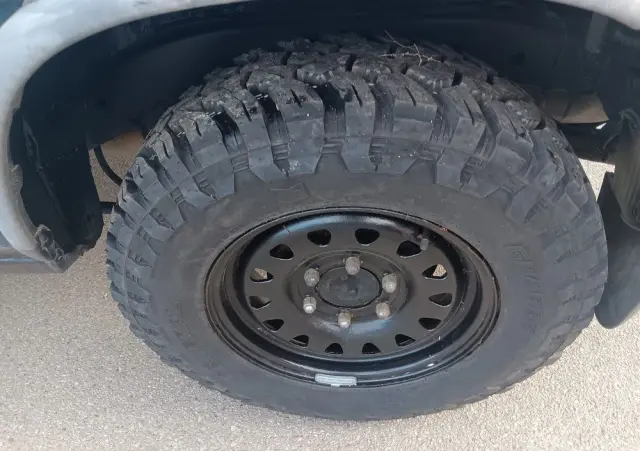 NISSAN Terrano 2.4 SR