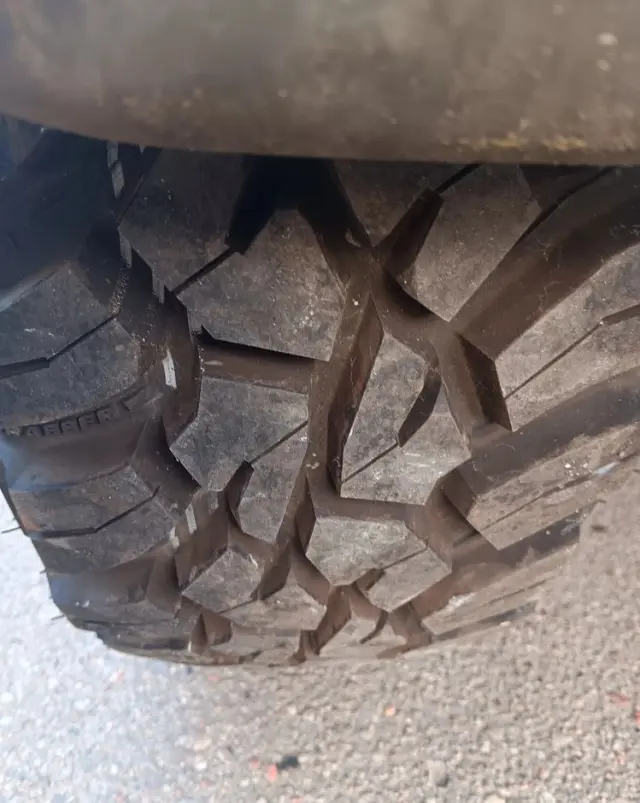 NISSAN Terrano 2.4 SR