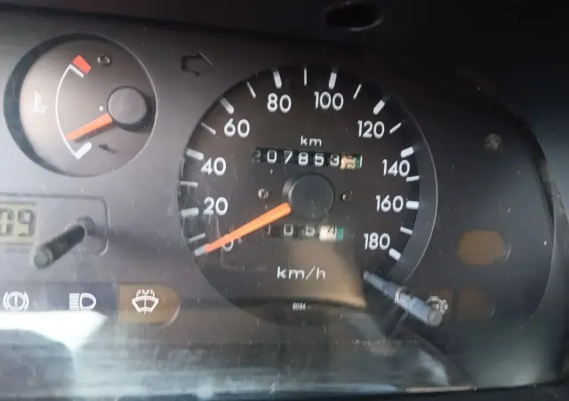 NISSAN Terrano 2.4 SR