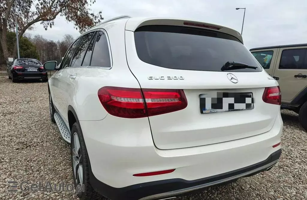 MERCEDES-BENZ GLC 
