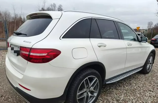 MERCEDES-BENZ GLC 