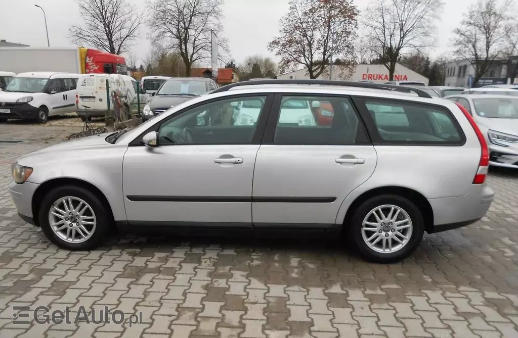 VOLVO V50 