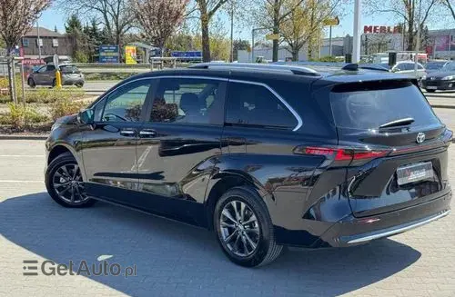 TOYOTA Sienna 