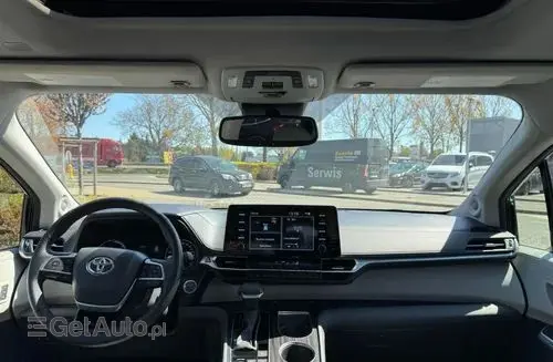 TOYOTA Sienna 