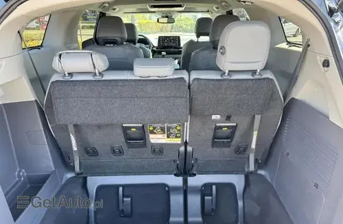 TOYOTA Sienna 