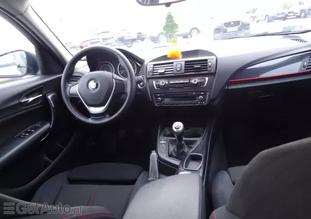 BMW Seria 1 114i Sport Line