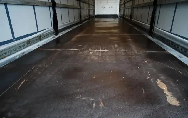 WIELTON FIRANKA / MEGA / DACH  FIRANKA / MEGA / DACH PODNOSZONY / SYSTEM BDE - ROZSUWANE SŁUPKI / SAF / DACH ZBROJONY / SYSTEM BDE - ROZSUWANE SŁUPKI / SAF 