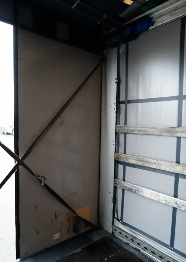 WIELTON FIRANKA / MEGA / DACH  FIRANKA / MEGA / DACH PODNOSZONY / SYSTEM BDE - ROZSUWANE SŁUPKI / SAF / DACH ZBROJONY / SYSTEM BDE - ROZSUWANE SŁUPKI / SAF 