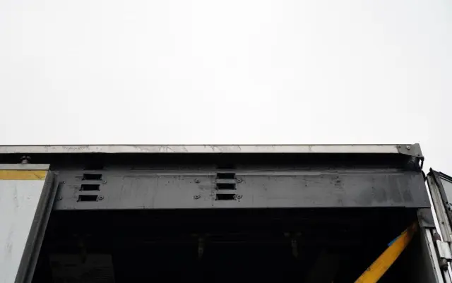 WIELTON FIRANKA / MEGA / DACH  FIRANKA / MEGA / DACH PODNOSZONY / SYSTEM BDE - ROZSUWANE SŁUPKI / SAF / DACH ZBROJONY / SYSTEM BDE - ROZSUWANE SŁUPKI / SAF 