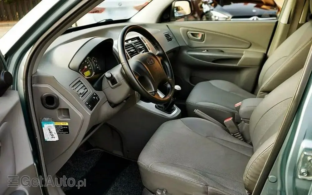 HYUNDAI Tucson 