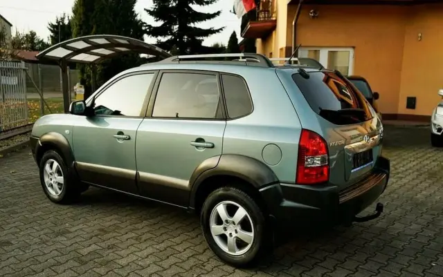 HYUNDAI Tucson 