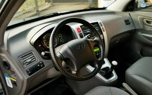 HYUNDAI Tucson 