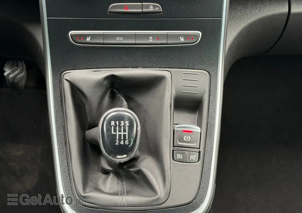 RENAULT Grand Scenic TCe 140 GPF BLACK EDITION