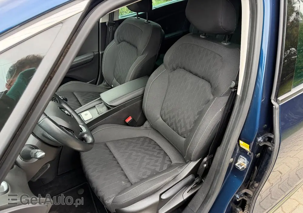 RENAULT Grand Scenic TCe 140 GPF BLACK EDITION