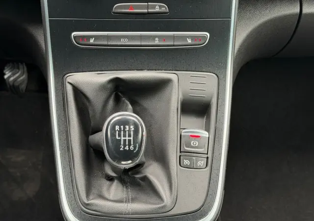 RENAULT Grand Scenic TCe 140 GPF BLACK EDITION