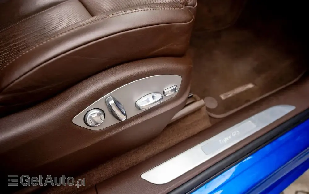 PORSCHE Macan GTS PDK