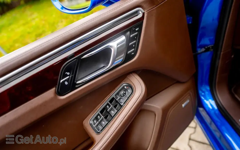 PORSCHE Macan GTS PDK