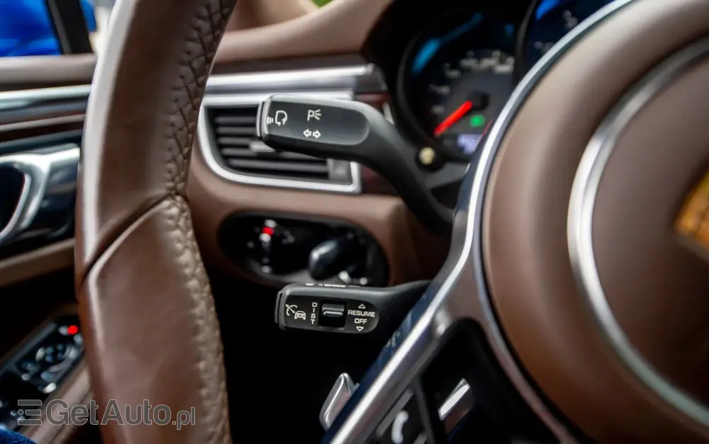 PORSCHE Macan GTS PDK