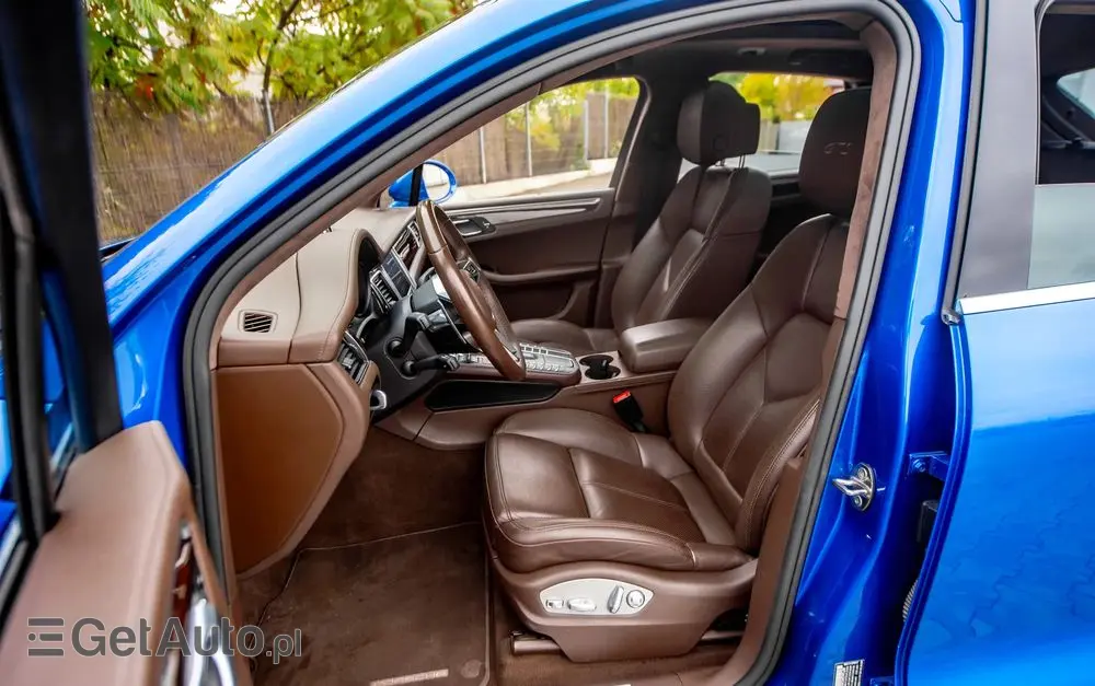 PORSCHE Macan GTS PDK