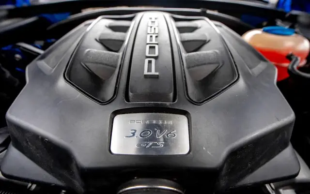 PORSCHE Macan GTS PDK