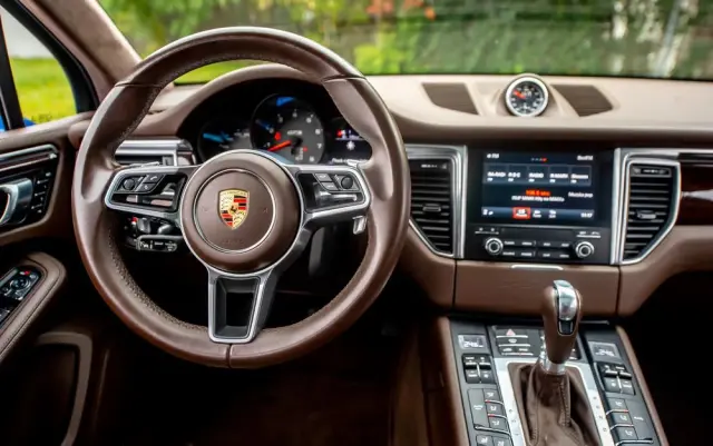 PORSCHE Macan GTS PDK