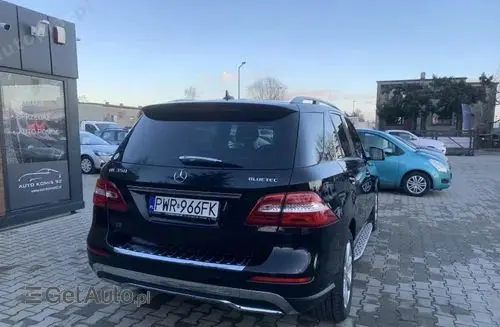 MERCEDES-BENZ ML 