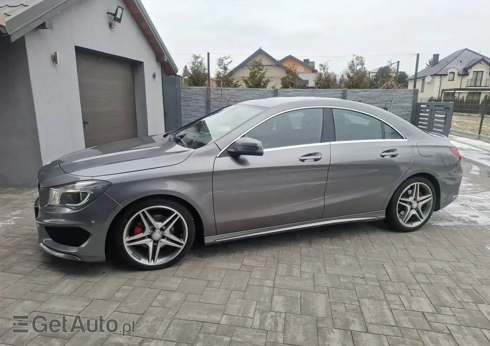 MERCEDES-BENZ CLA 180 7G-DCT Orange Art Edition