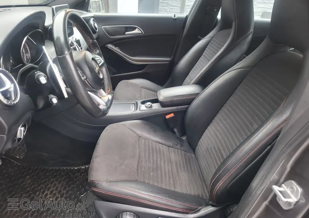 MERCEDES-BENZ CLA 180 7G-DCT Orange Art Edition