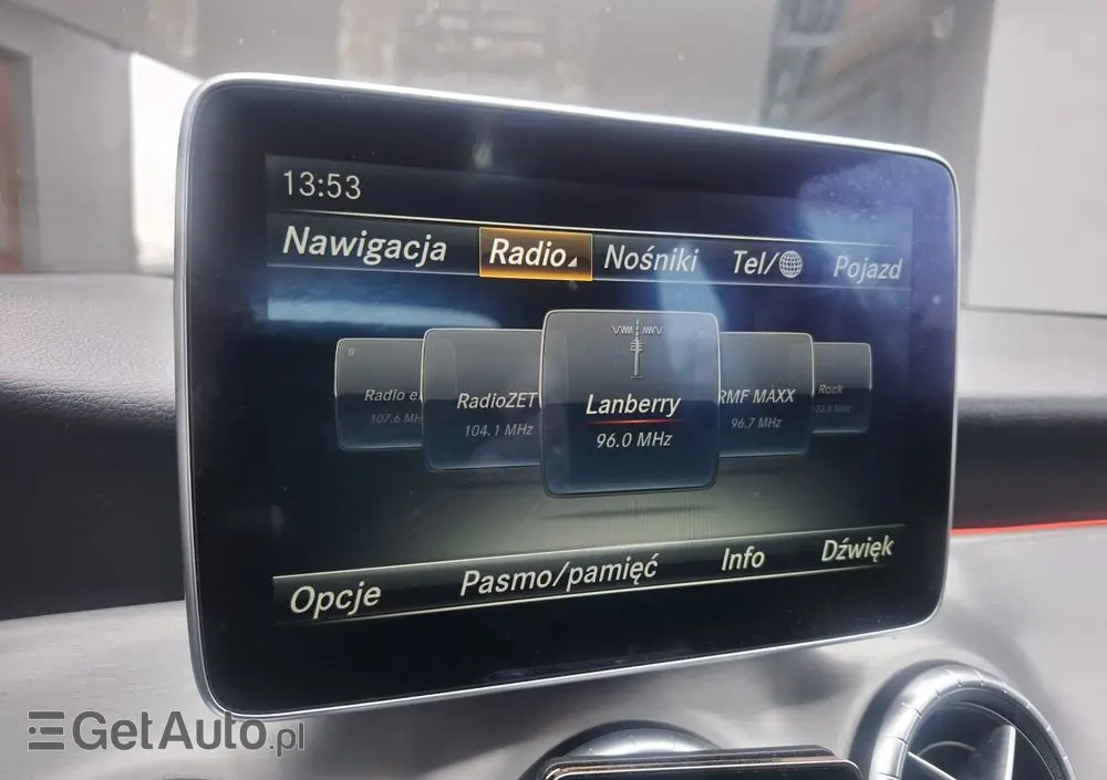 MERCEDES-BENZ CLA 180 7G-DCT Orange Art Edition