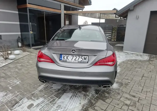 MERCEDES-BENZ CLA 180 7G-DCT Orange Art Edition