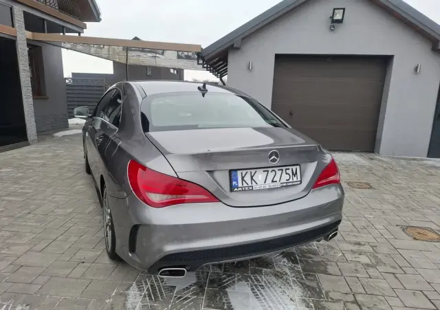 MERCEDES-BENZ CLA 180 7G-DCT Orange Art Edition