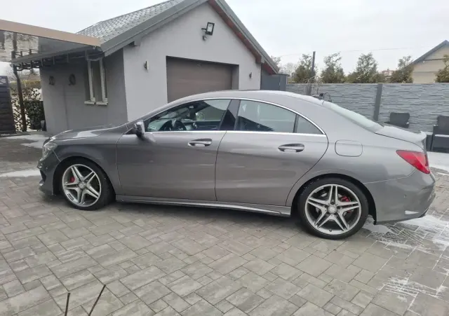 MERCEDES-BENZ CLA 180 7G-DCT Orange Art Edition