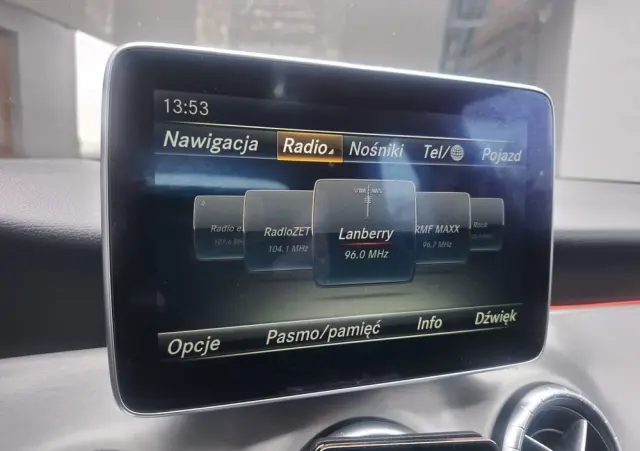 MERCEDES-BENZ CLA 180 7G-DCT Orange Art Edition