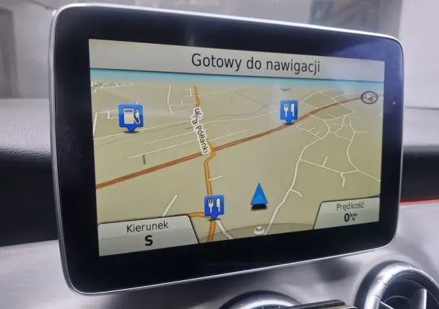 MERCEDES-BENZ CLA 180 7G-DCT Orange Art Edition