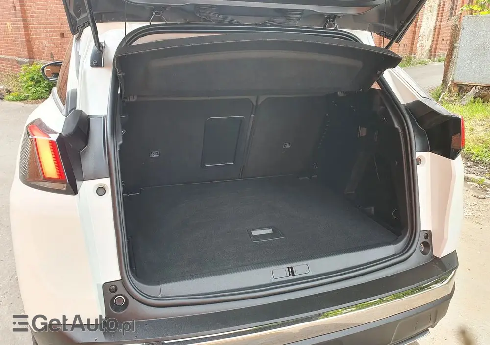 PEUGEOT 3008 1.2 PureTech Allure S&S EAT8